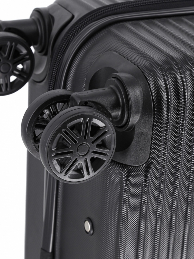 14191_17/черный Кейс-Пилот 4кол.ткань+пластик,17VIP COLLECTION (черный/44*45*23/полипропилен/S/2,7 кг/45 литров/VIP COLLECTION)