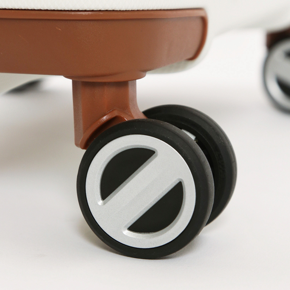 EN3520-24-1 Чемодан 4-х колесный 100% полипропилен  FABRETTI (Белый/47*68*29/полипропилен/M)