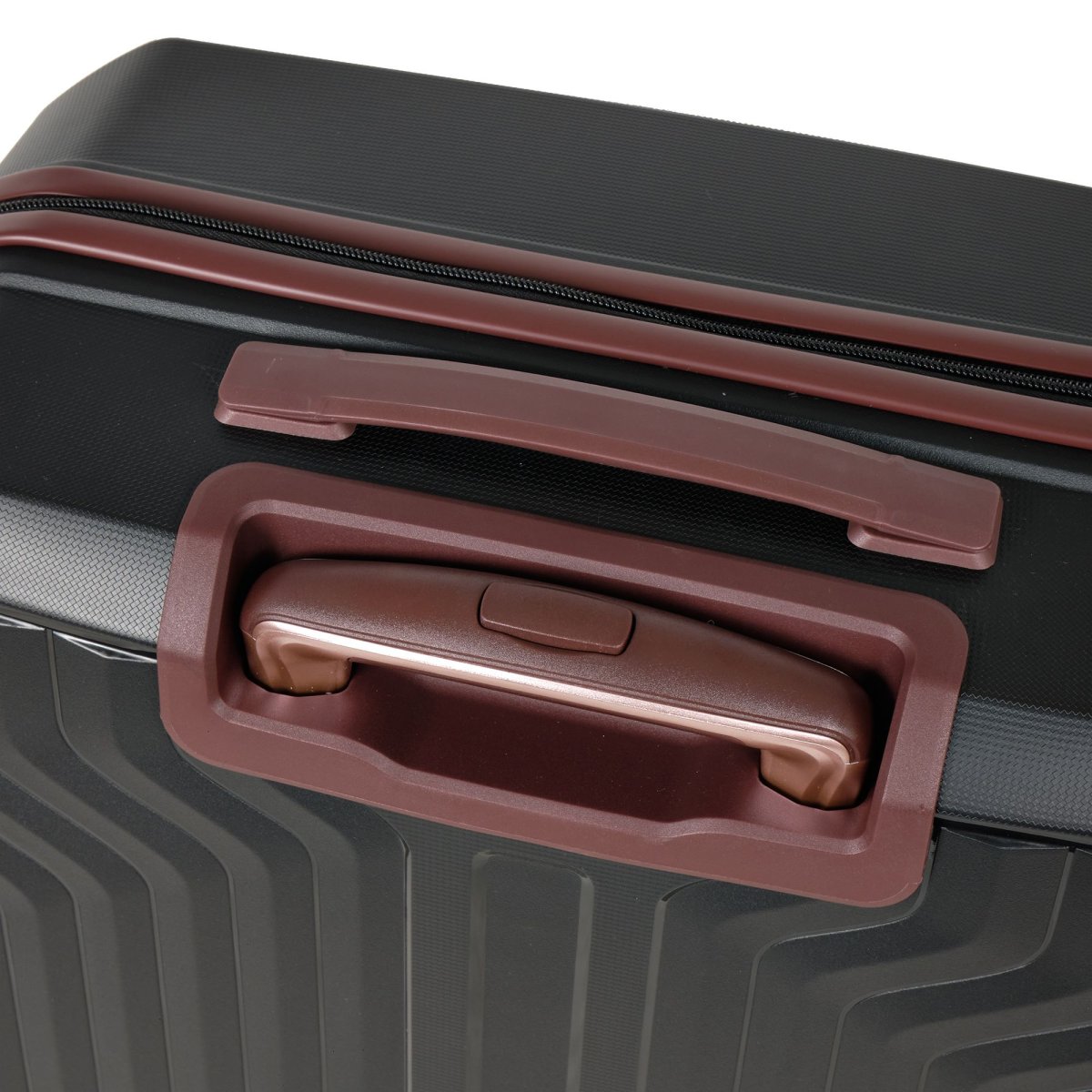 Р0015 (2-ой) Black (24) пластик PP (полипропилен) чемодан средний (Черный/46*63*25/полипропилен/3,5 кг/61 литр/Polar)