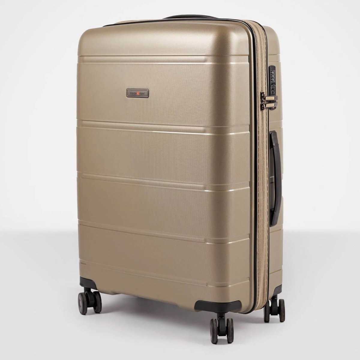 32L-004-424 Чемодан 4-х колесный (шампань/47*67*25/полипропилен/M/3,6 кг/71 литр/Eberhart)