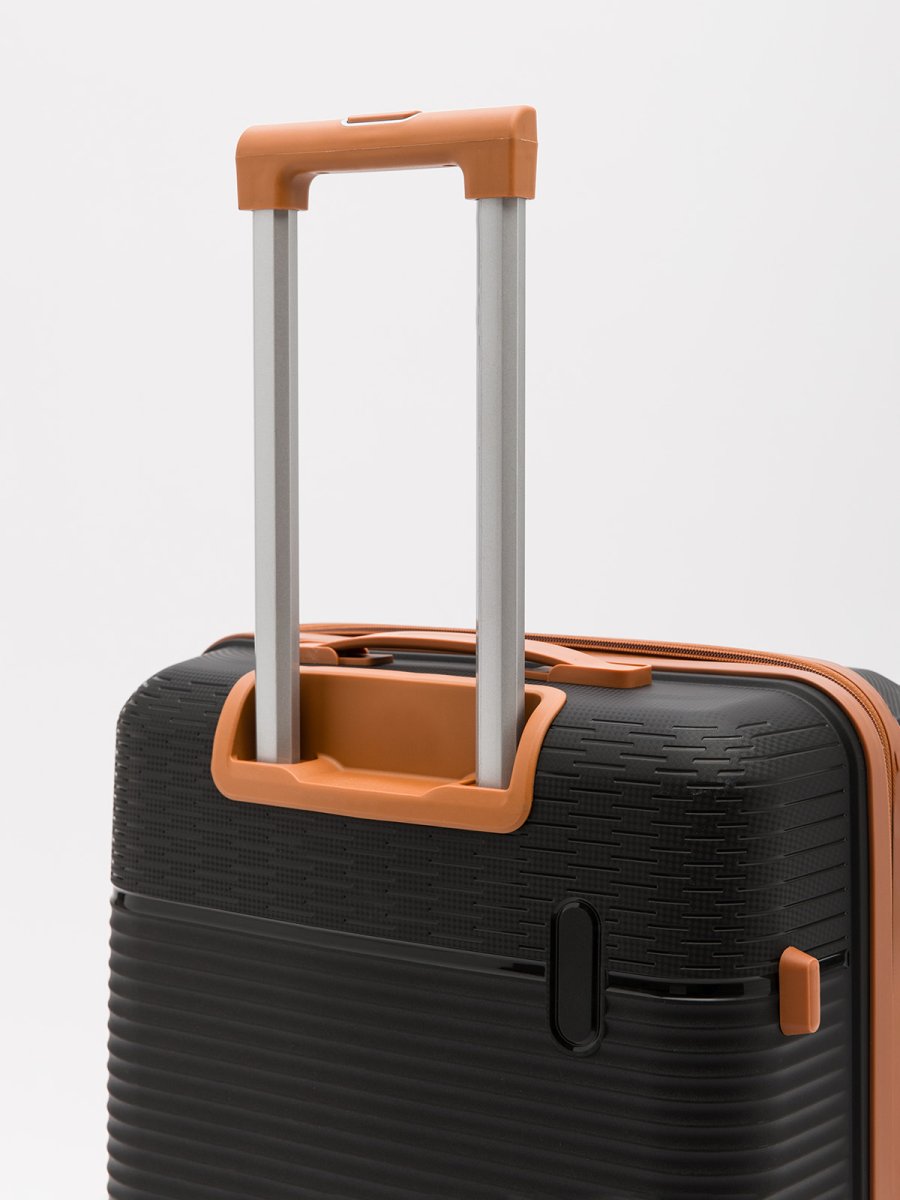 8012 01 28 Чемодан полипропилен (чёрный) (черный/47*75*31/полипропилен/L/3,9 кг/S.Lavia)