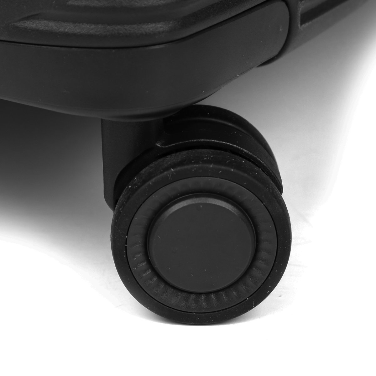 EN1010-24-2 FABRETTI Чемодан 4-х колесный 100% полипропилен (черный/46*67*29/полипропилен/M/FABRETTI)