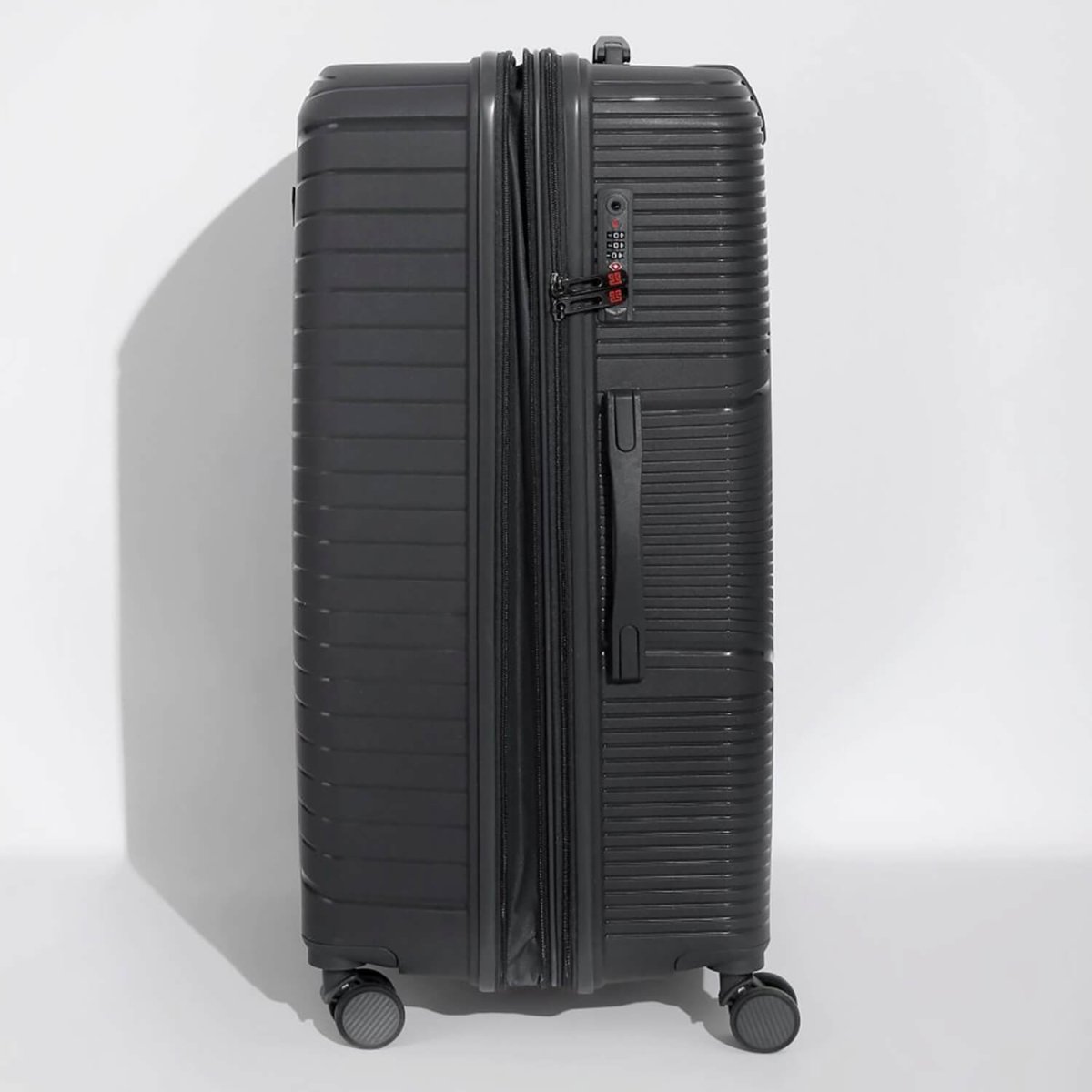 49M-008-424 Чемодан 4-х колесный (серый/44*69*29/полипропилен/M/4,0 кг/75 литров/Eberhart)